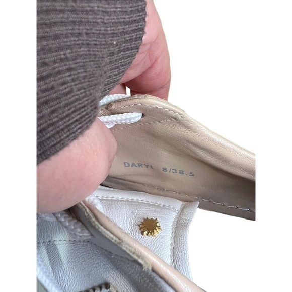 Stewart Weitzman White LaceUp W Motif SW Logo Daryl Sneaker 8 M - Picture 15 of 16